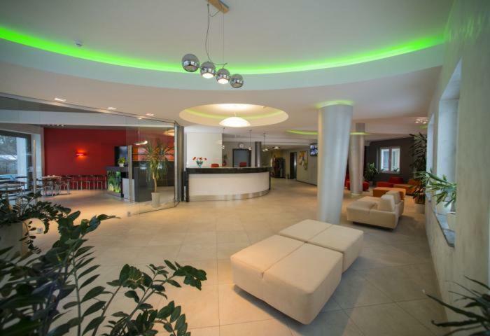 Zem-Tourist Hotel Pustkowo Luaran gambar